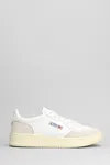 AUTRY MEDALIST LOW SNEAKERS IN WHITE SUEDE AND LEATHER