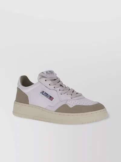 Autry Medalist Low Sneakers Logo Detail In Multi