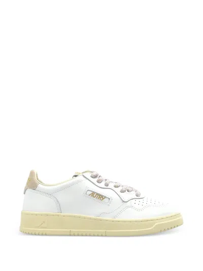 Autry Medalist Low Sneakers In Leather In Multi