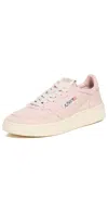 Autry Medalist Low Sneakers Peach Whip In Peach Whip