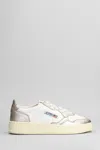 Autry Medalist Leather Low-top Sneakers In Platinum