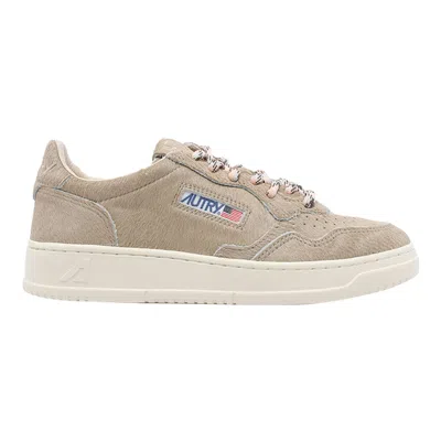 Autry Medalist Low Sneakers In Sand