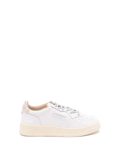 Autry `medalist Low` Sneakers In White