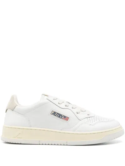 Autry Medalist Low Sneakers In White