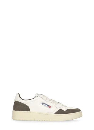 Autry Medalist Low Sneakers In White