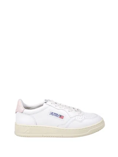 Autry Medalist Low Sneakers In White