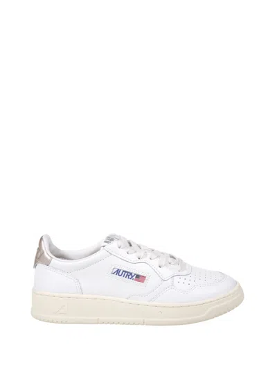 Autry Medalist Low Sneakers In White