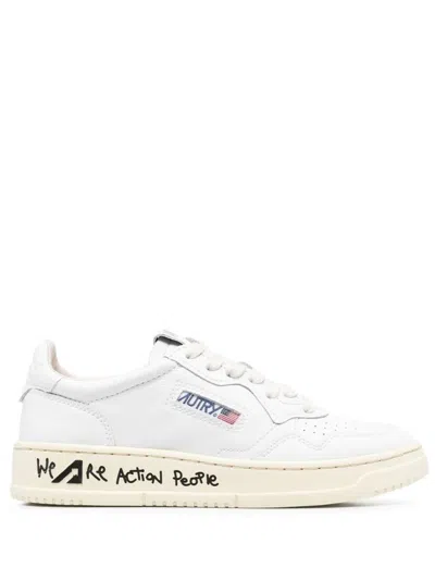 Autry Medalist Low Sneakers In White
