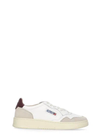 Autry Medalist Low Sneakers In White