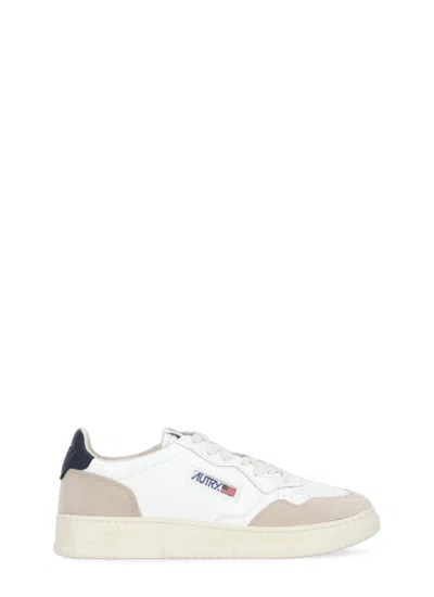 Autry Medalist Low Sneakers In White
