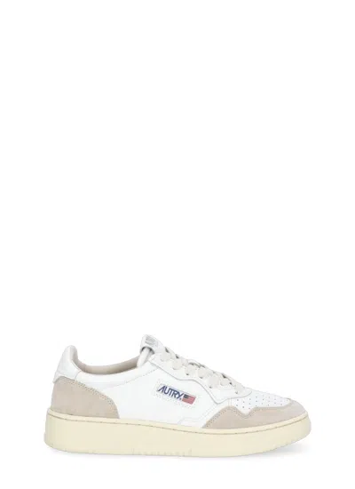 Autry Medalist Low Sneakers In White
