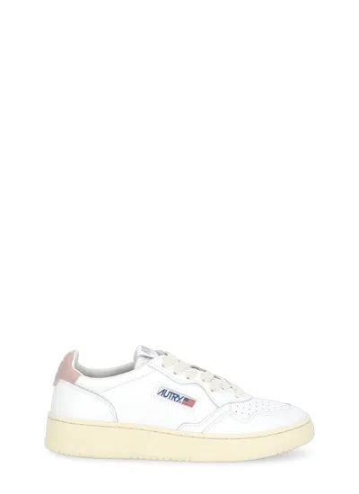 Autry Medalist Low Sneakers In White