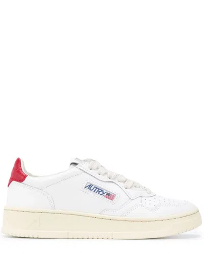 Autry Medalist Low Sneakers In White