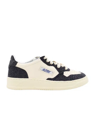 Autry Medalist Low Sneakers In White