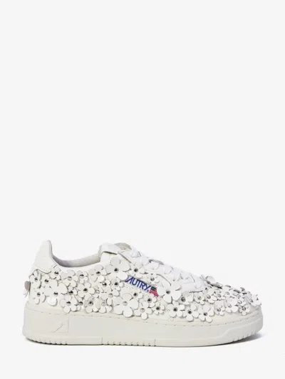 Autry Medalist Low Sneakers In White
