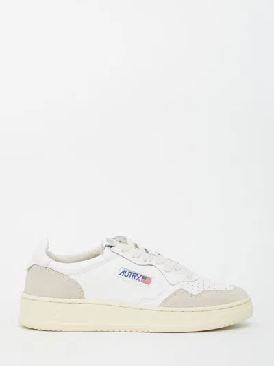Autry Medalist Low Sneakers In White