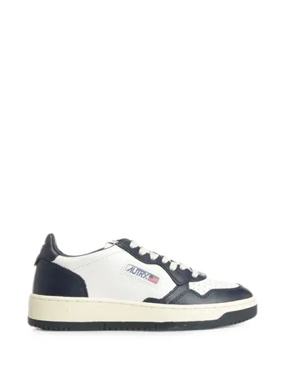 Autry Medalist Low Sneakers With Classic Silhouette And Perforated Detailing In White