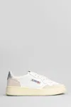 Autry Low Top Sneakers In Calf Leather And Suede In White
