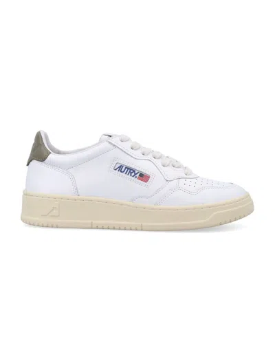 Autry Medalist Low Sneakers In White Olive