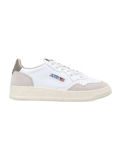 Autry Medalist Low Sneakers In White Olive