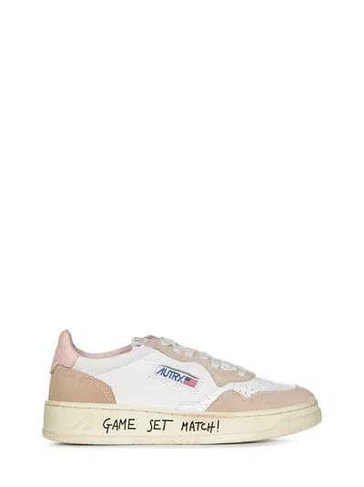 Autry Medalist Low Sneakers In White/beige/light Pink