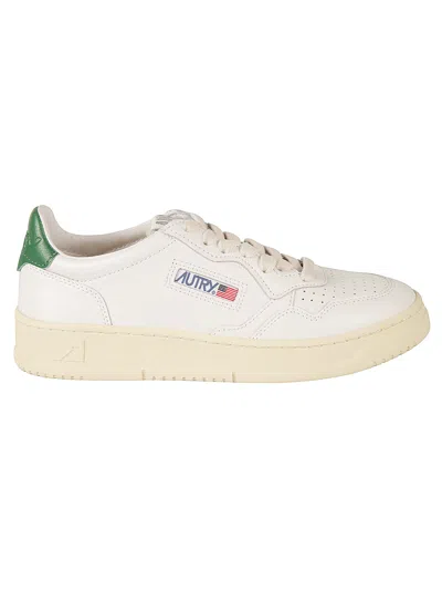 Autry Medalist Low Sneakers In White/green