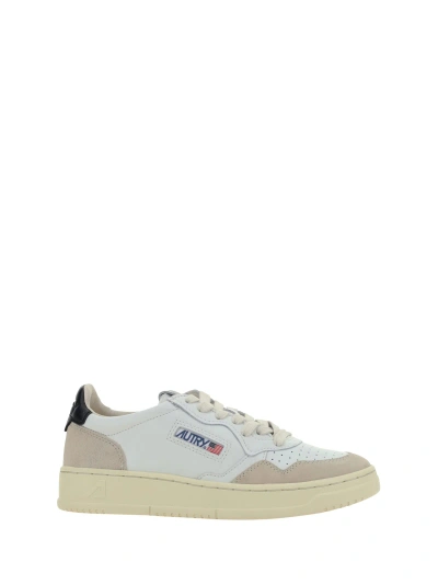 Autry Medalist Low Sneakers In Wht/blk