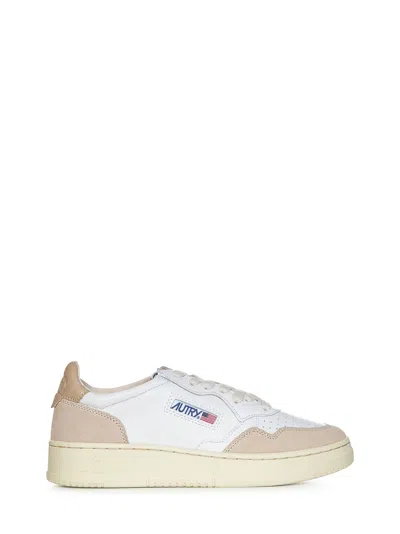 Autry Medalist Low Sneakers In White