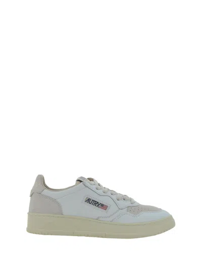 Autry Medalist Low Sneakers In Wht/white