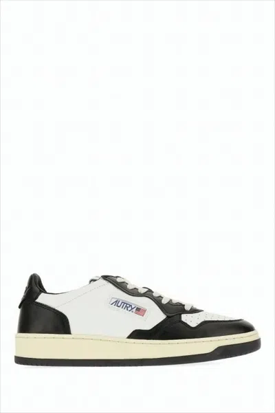 AUTRY MEDALIST LOW SNEAKERS WITH CLASSIC SILHOUETTE AND PERFORATED DETAILING
