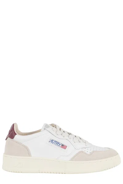 Autry Medalist Low Sneakers With Suede Inserts And Signature Logo In White