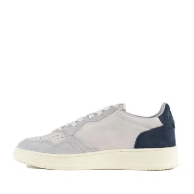 AUTRY AUTRY MEDALIST LOW SUEDE LOFT GRAY AND SPACE BLUE SNEAKERS