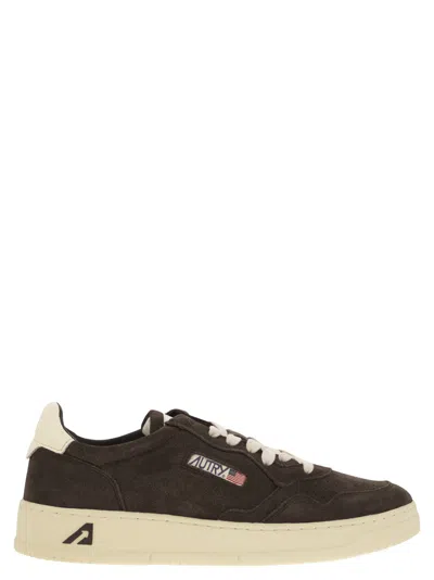 Autry Medalist Low Suede Sneakers In Green