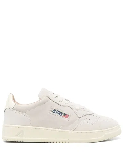 AUTRY AUTRY "MEDALIST LOW" SUEDE SNEAKERS