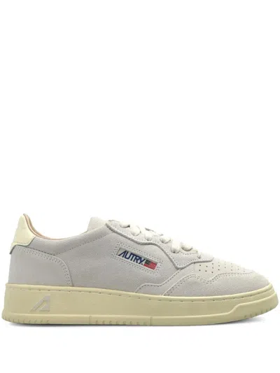 AUTRY AUTRY "MEDALIST LOW" SUEDE SNEAKERS