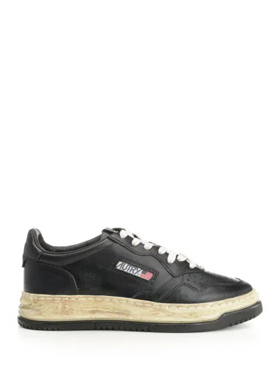 Autry Medalist Low Super Vintage Sneakers Black