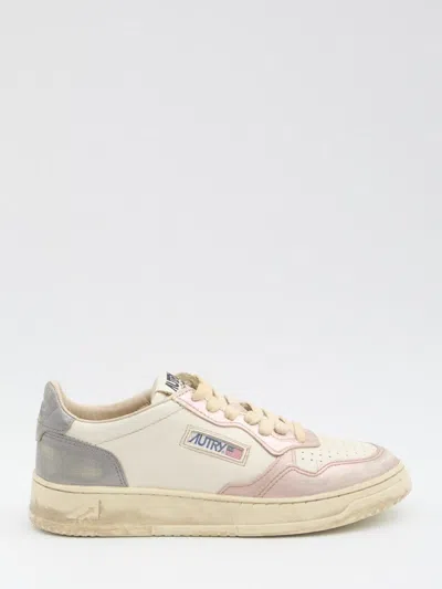 Autry Medalist Low Super Vintage Sneakers In White