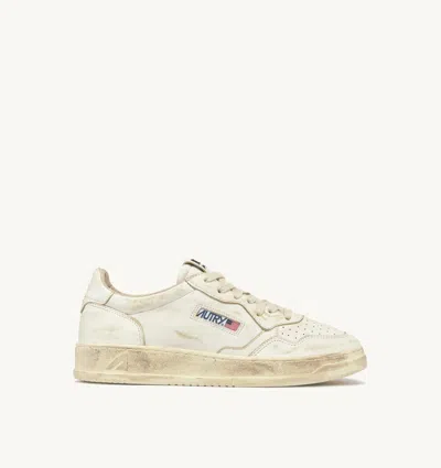 AUTRY AUTRY "MEDALIST LOW SUPER VINTAGE" SNEAKERS