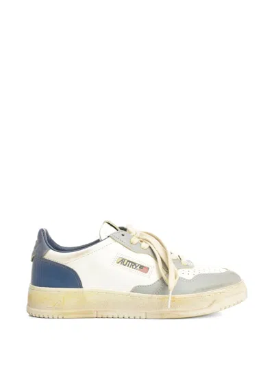 Autry Medalist Low Super Vintage Sneakers In White