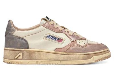 Pre-owned Autry Medalist Low Super Vintage (women's) Sneakers In White/rose/blackboard