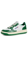 AUTRY MEDALIST LOW TOP LEATHER SNEAKERS WHITE/GREEN