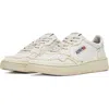 Autry Medalist Low Top Sneaker In Neutral