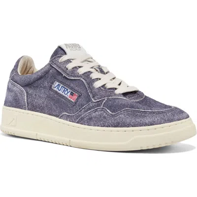 Autry Medalist Low Top Sneaker In Beige