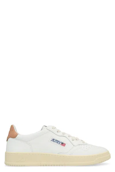 Autry Medalist Low-top Sneakers In White