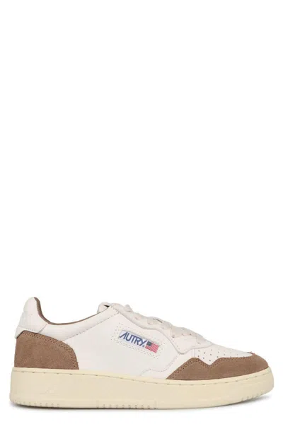 Autry Medalist Low-top Sneakers In White