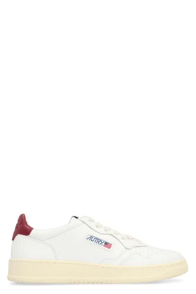 Autry Medalist Low-top Sneakers In White