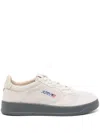 Autry Medalist Suede Sneakers In 中性色
