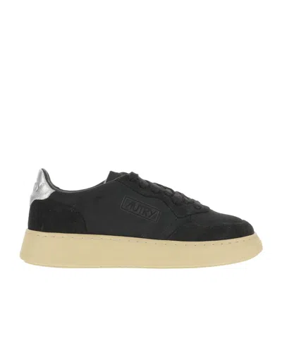 Autry Medalist Low-top Sneakers In Black