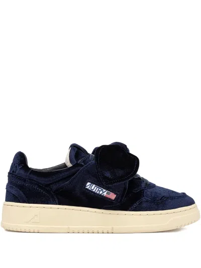 Autry Medalist Low-top Sneakers In Blue