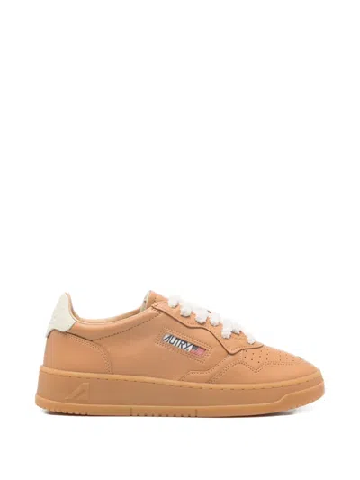 Autry Medalist Low-top Sneakers In Brown
